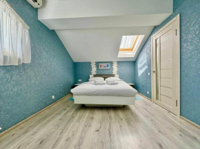 ApartPoltava Ексклюзивна МАНСАРДА з виходом на дах, НОВОБУДОВА, LED ДЗЕРКАЛО Корпусний парк